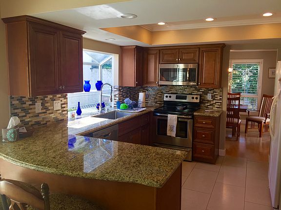 beautiful upgraded kitchen 