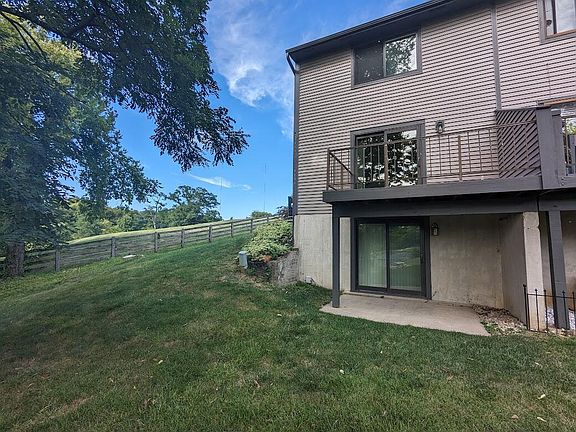 3rd image of 4068 Edgelake Ct
