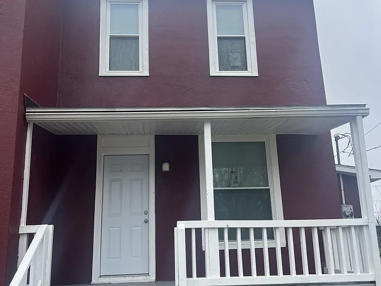 902 S Moffet Ave — Photo 1