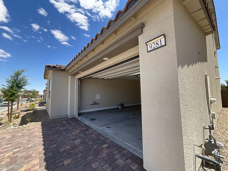 9281 Far Side Ave — Photo 48