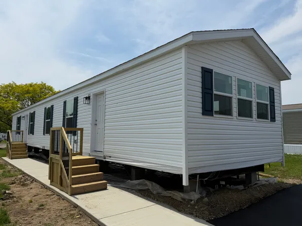 1113 Scarlet Oak East 231, Jackson, MI 49201