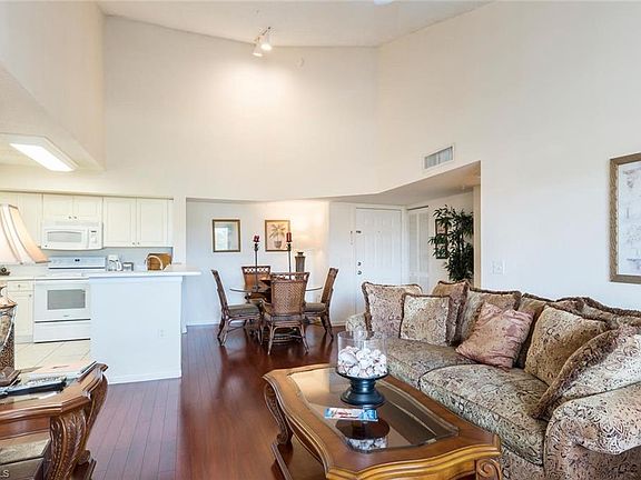 3rd image of 1205 Wildwood Lakes Blvd APT 303