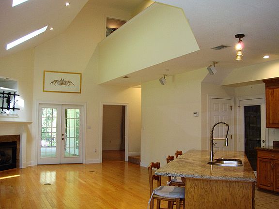 2nd image of 209 Little Creek Dr