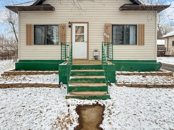 204 Tyler St NE, Berthold, ND 58718