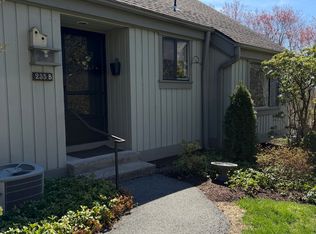 235 Heritage Vlg #B, Southbury, CT 06488