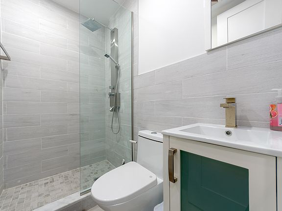5th image of 2113 5th Ave APT 1