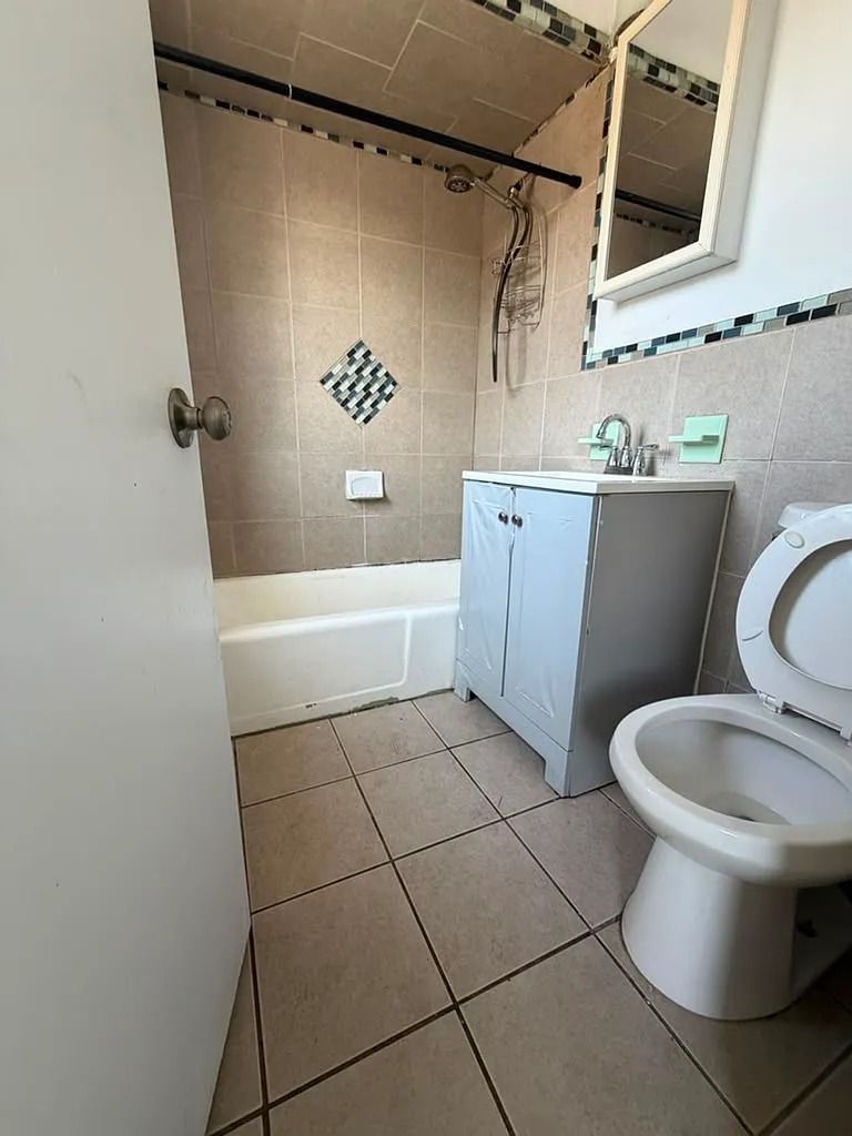 2 bed, 1300 sqft, $1,700 — Photo 4