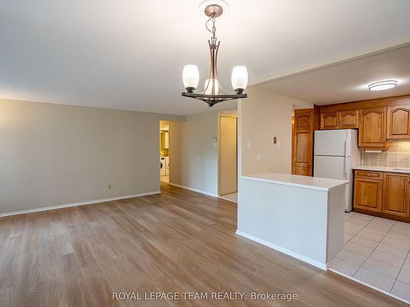 4th image of 960 Teron Rd #401