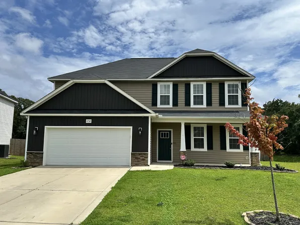 1752 Stackhouse Dr, Fayetteville, NC 28314