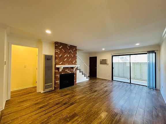 3rd image of 3430 Jasmine Ave APT 103