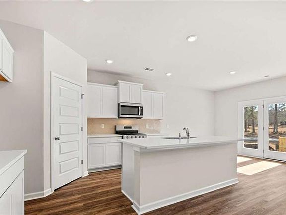 4th image of 226 Cattle Dr