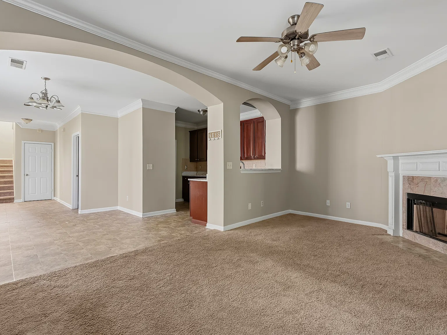 3 bed, 2.5 bath, 1592 sqft, $1,900 — Photo 4