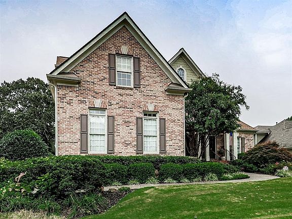 3rd image of 1056 Meadow Brook Dr