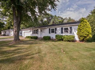 4685 Bonneville Dr NE, Grand Rapids, MI 49525