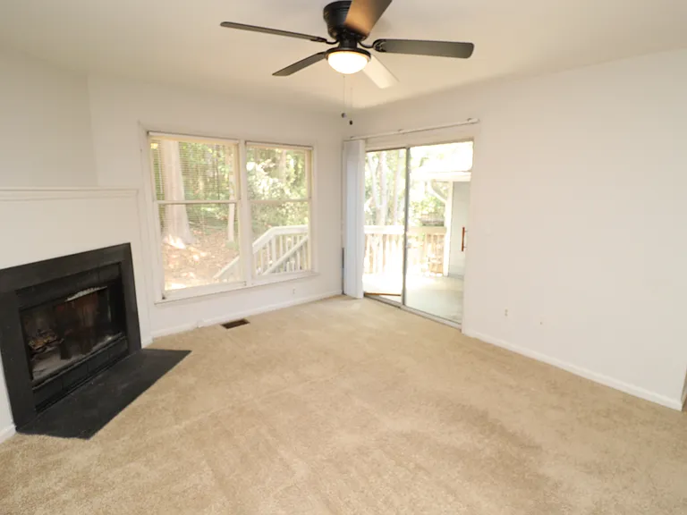 102 Union Jack Ln — Photo 9