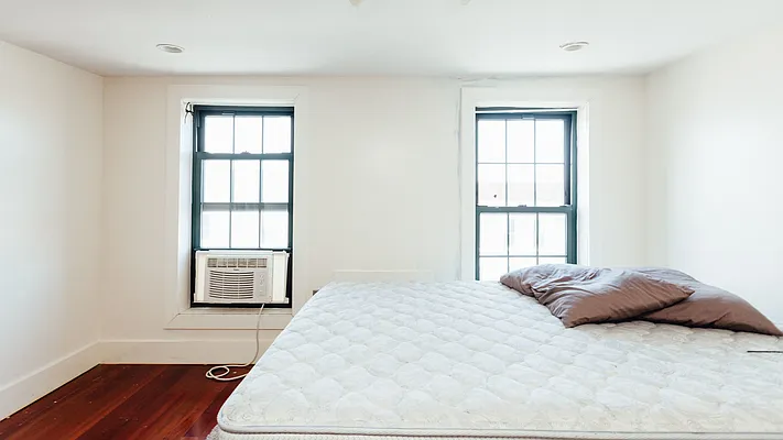 Rented by Nooklyn NYC LLC | media 21