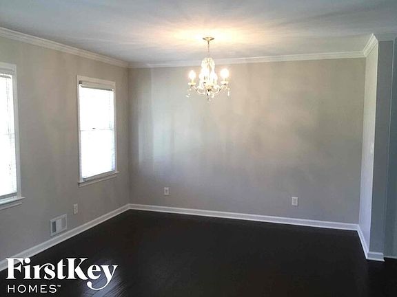 3rd image of 2852 Skyland Dr