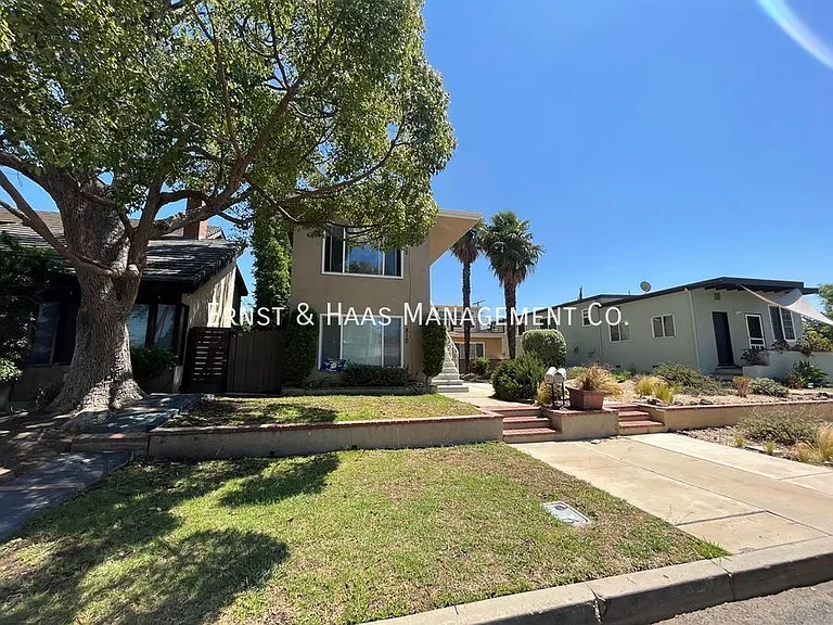 510 Roycroft Ave — Photo 11