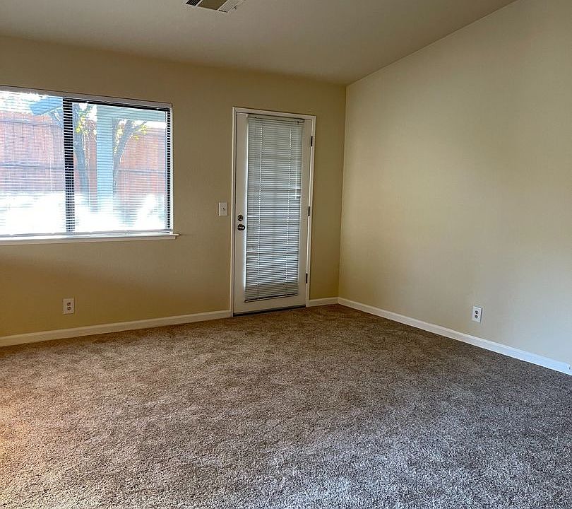 1st image of 281 Christine Dr