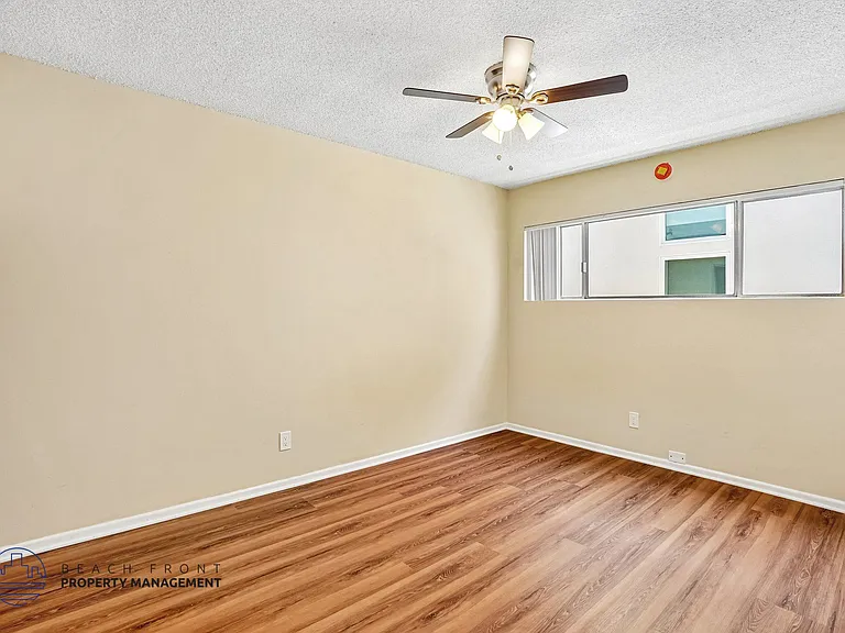 2521 Mathews Ave — Photo 14