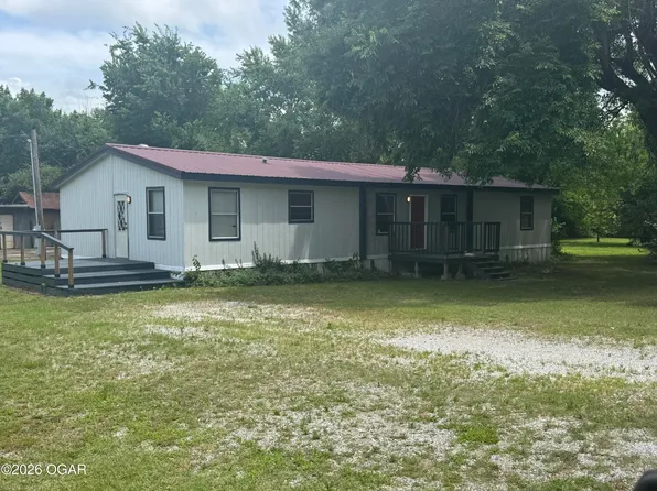 910 Texas Ave, Baxter Springs, KS 66713