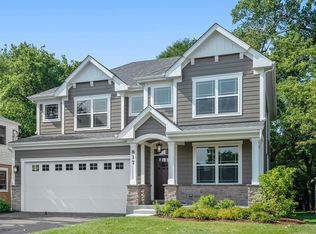 817 E Davis St, Arlington Heights, IL 60004