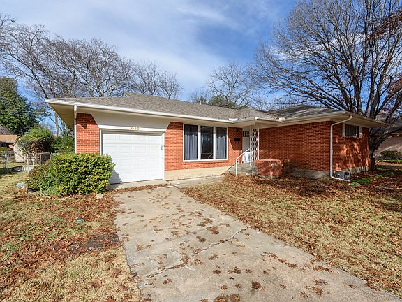 3rd image of 636 Newberry Dr