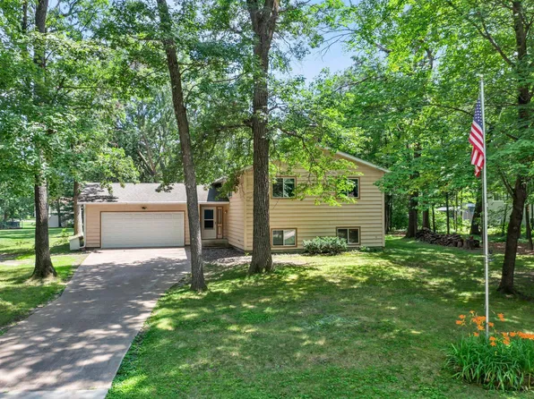 4885 262nd St, Wyoming, MN 55092