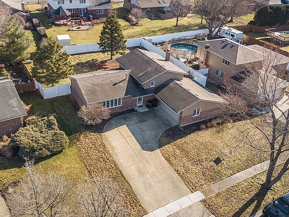 2nd image of 1610 Briarcrest Dr