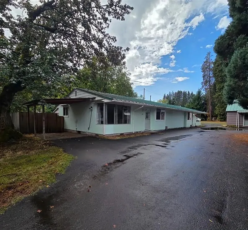 2 bed, 982 sqft, $2,400 — Photo 1