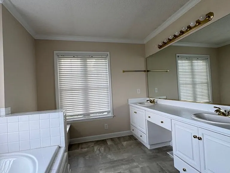 135 Adler Ln — Photo 10