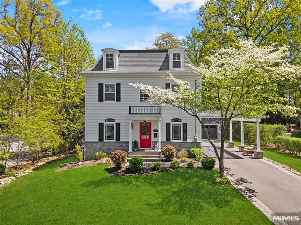 322 Maple St, Ramsey, NJ 07446