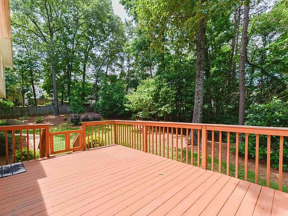 5th image of 224 Azalea Chase Dr
