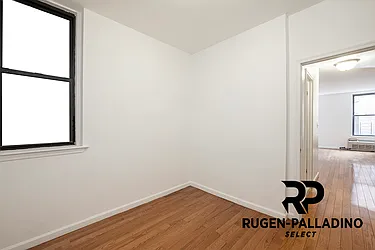 Rented by R New York