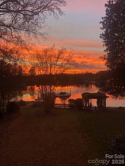 1st image of 140 Shady Cove Rd