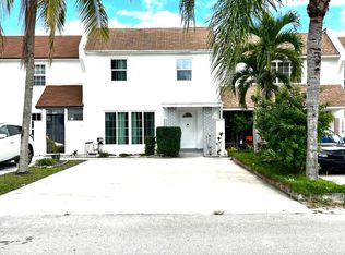 1223 Silverado Dr, Pompano Beach, FL 33068