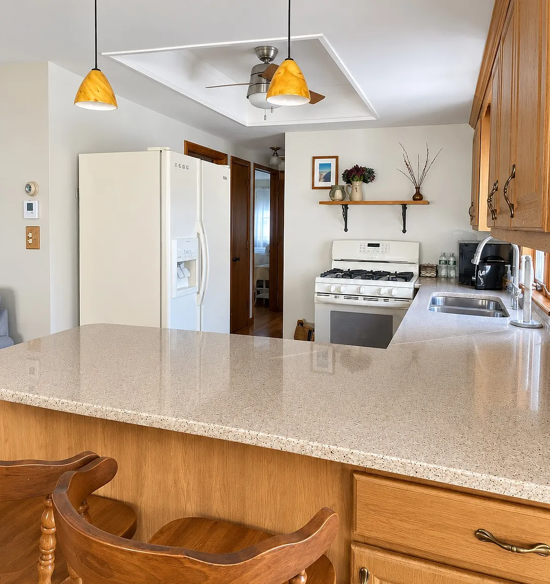 Vincent Dr, Marshfield — Photo 4