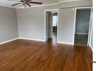 3450 Blodgett St, Houston, TX 77004