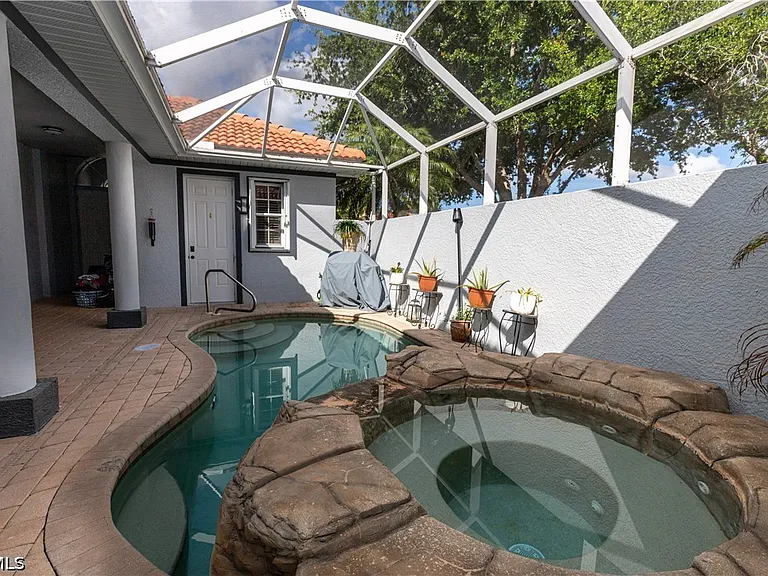 14081 Bently Cir — Photo 28