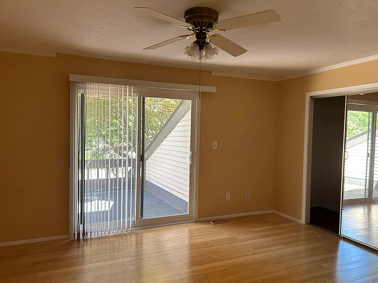 4456 Donna Dr — Photo 23