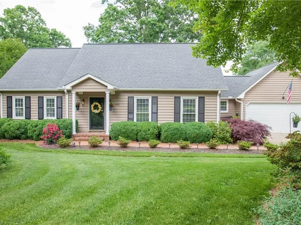5015 Edinborough Rd, Greensboro, NC 27406