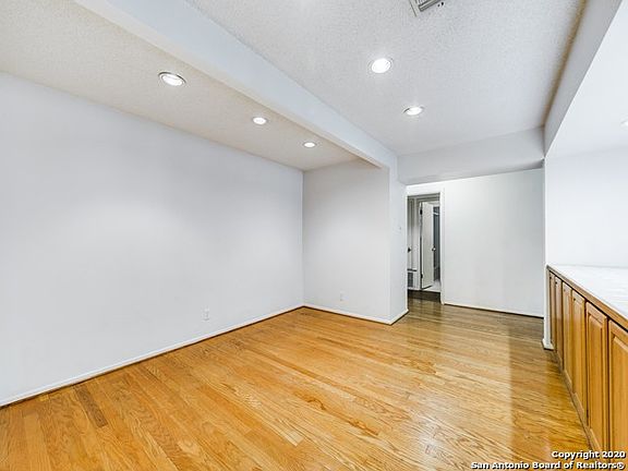 4th image of 4514 Cypress Woods St