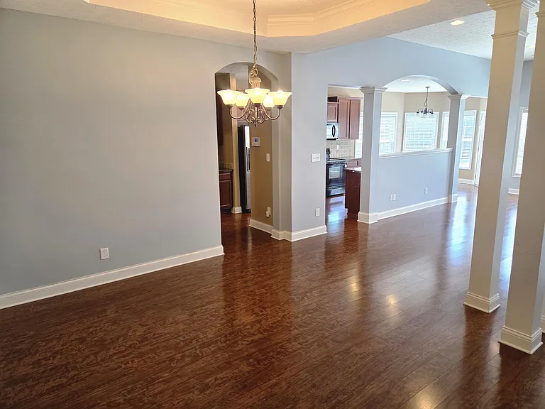 4636 Marcus Trl — Photo 3