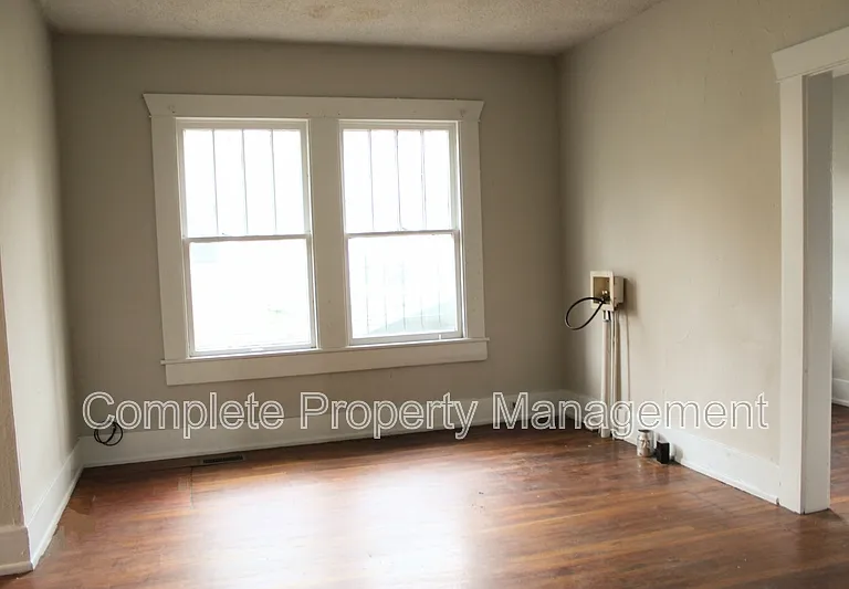 117 67th Pl N — Photo 9