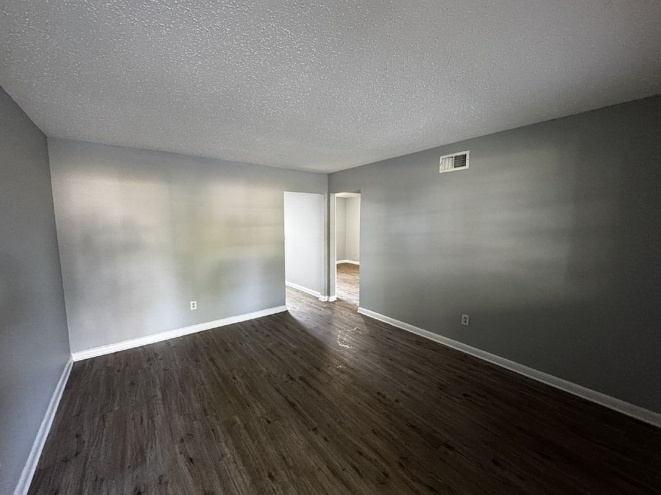 2nd image of 13 Hampstead Ave