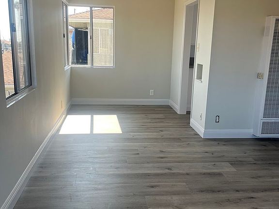 2nd image of 1731 W 107th St #1733-01