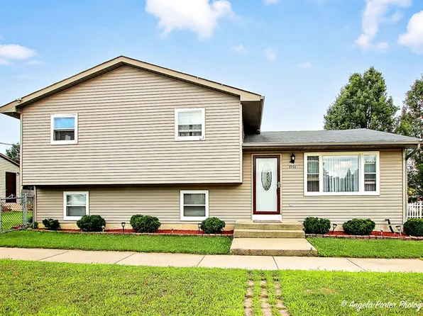 1901 Gilboa Ave, Zion, IL 60099