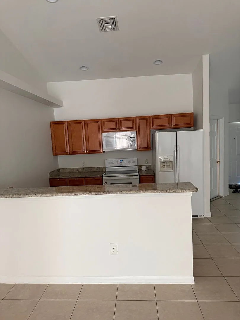 Charming 3BR Duplex in Cape Coral — Photo 1