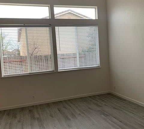 4th image of 2319 Canary Dr
