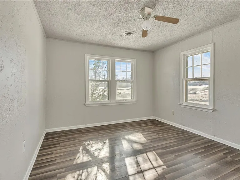 545 SW 46th St — Photo 19